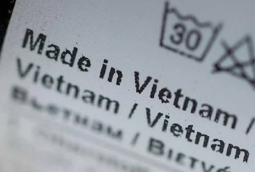 Why is "Made in Vietnam" causing a global fever on Alibaba?